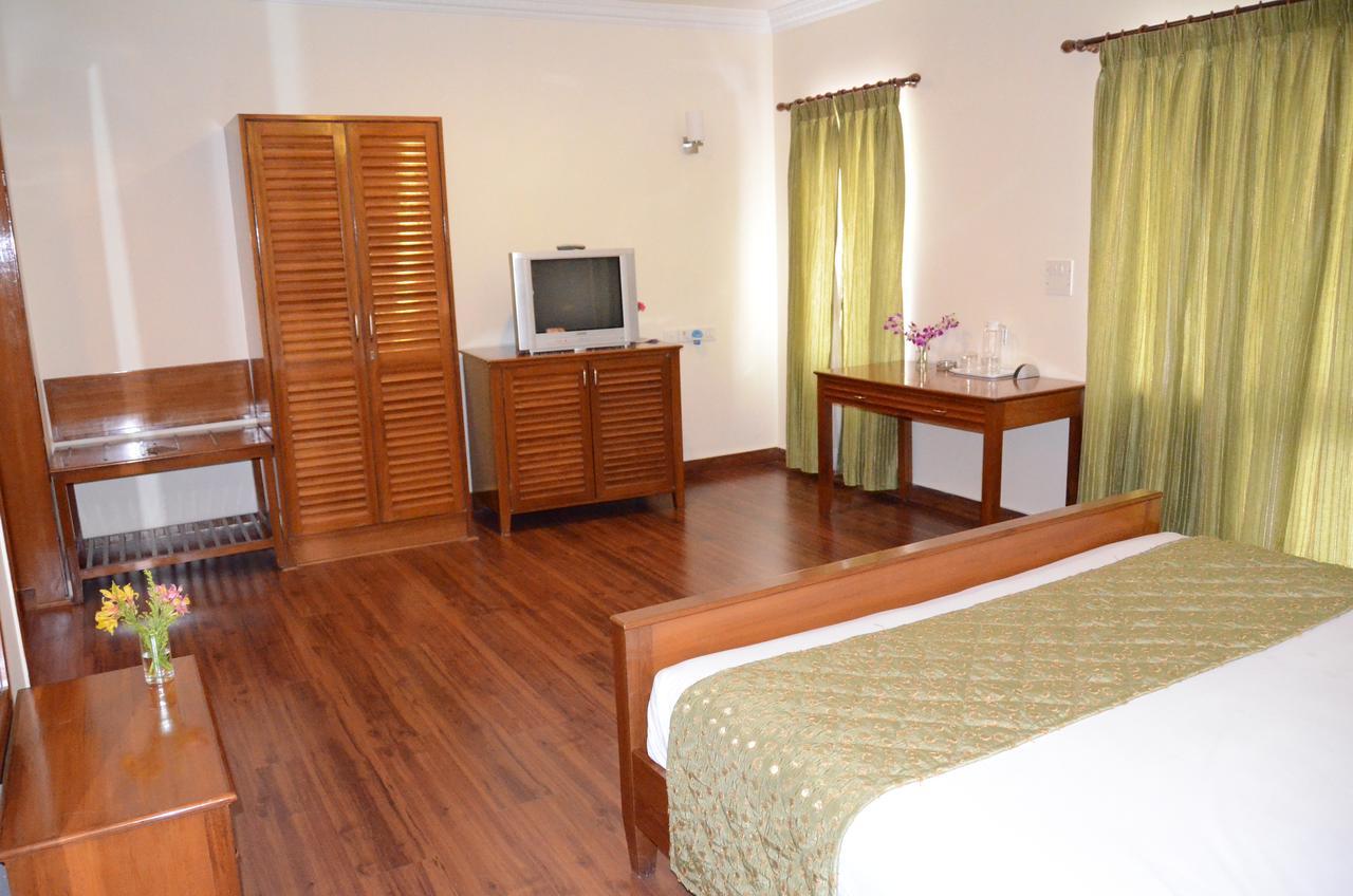Trinity Suits Bangalore Exterior foto