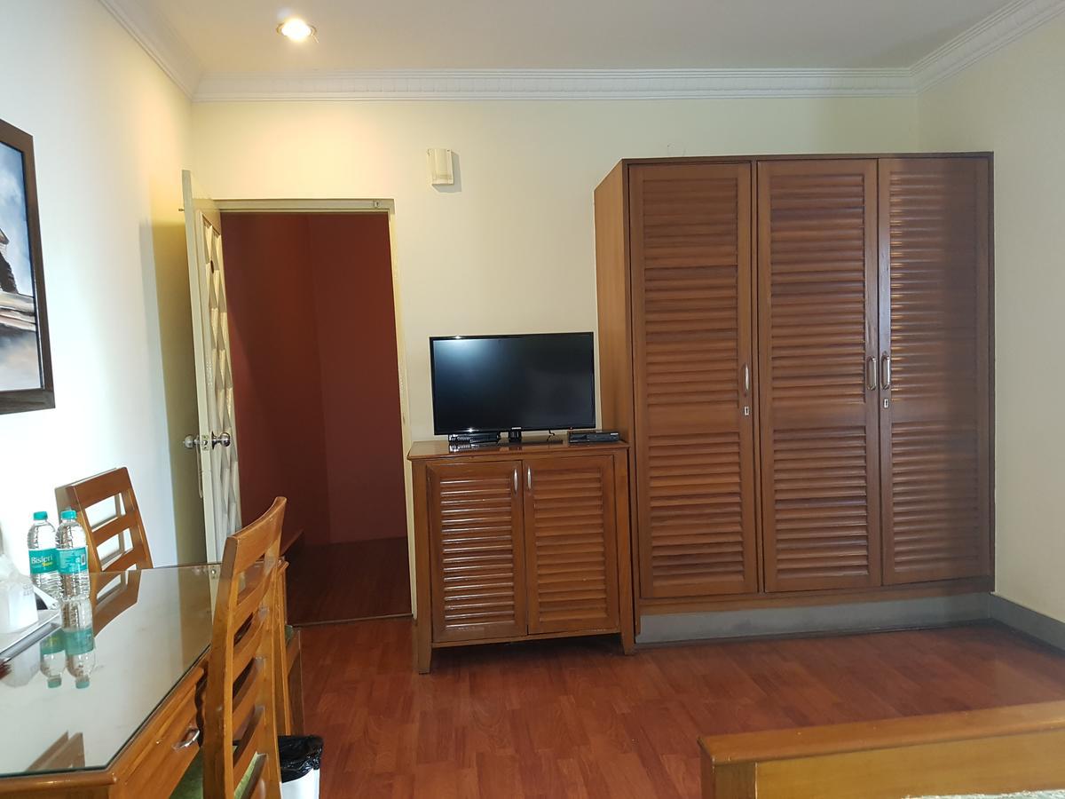 Trinity Suits Bangalore Exterior foto