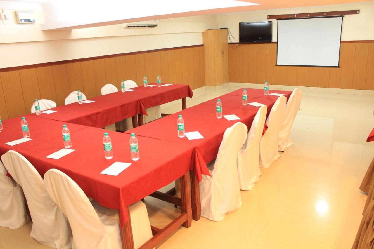 Trinity Suits Bangalore Exterior foto